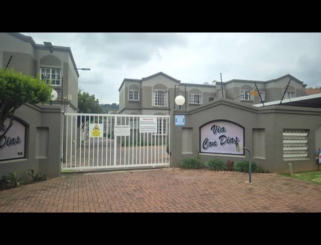 3 BEDROOM APARTMENT FOR SALE IN ROODEKRANS